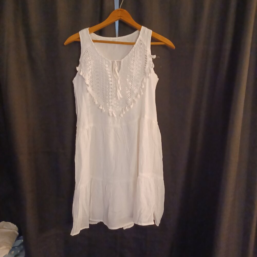 Cream Sleeveless Dress with Lace Detail White Tiered Sleeveless Mini Dress Sz S
